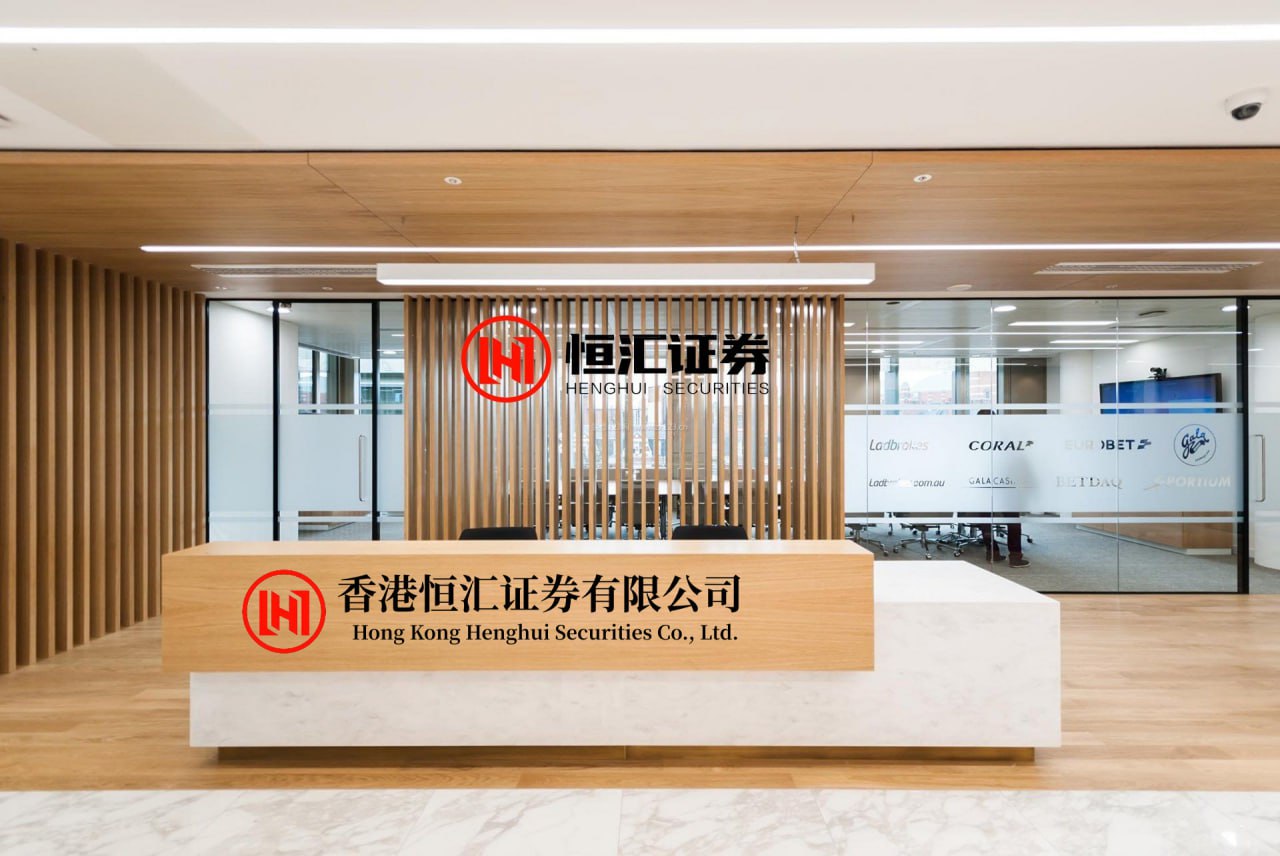 万隆优配 极氪蕴含着极氪对品牌精神的坚守，彰显出豪华品牌真正的底色